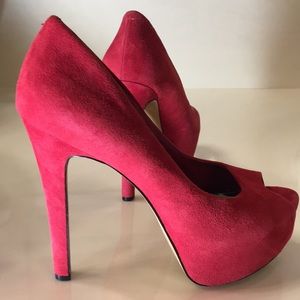 Jessica Simpson size 8.5 red suede platform high heels.